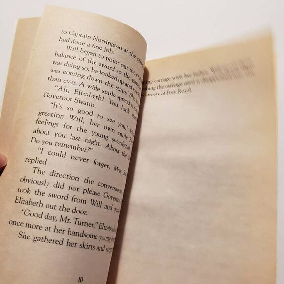 Disney's Pirates of the Caribbean The Curse Of The Black Pearl. The Junior Novel - Picture 4 of 4